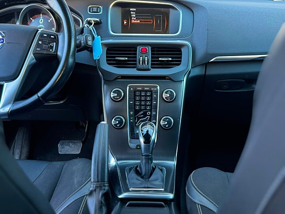 Volvo V40 10 of 19