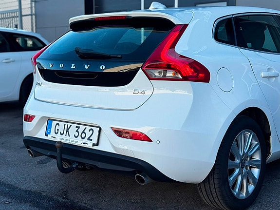 Volvo V40 8 of 19