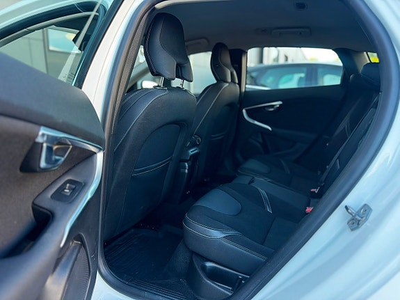 Volvo V40 18 of 19