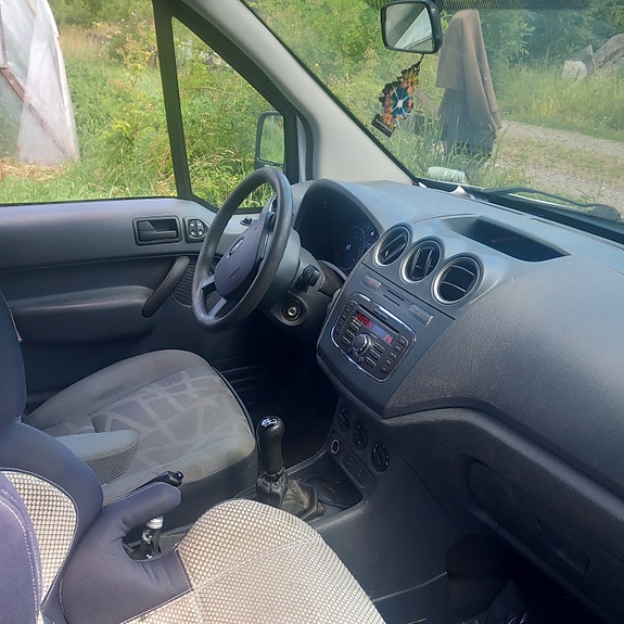 Ford Transit Connect 2 of 4