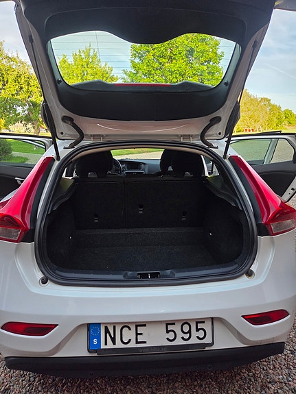 Volvo V40 5 of 5