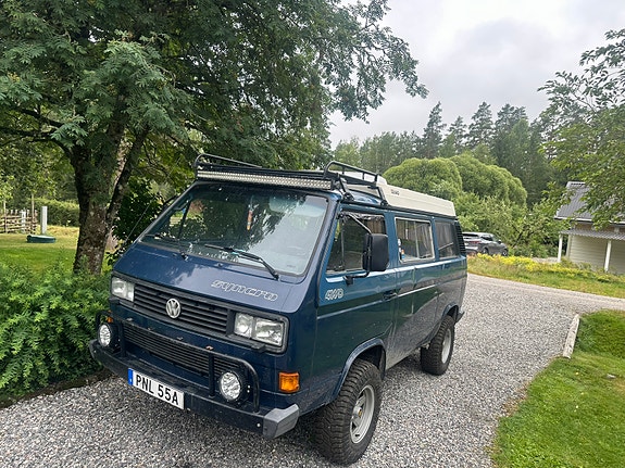 Volkswagen Caravelle 4 of 5