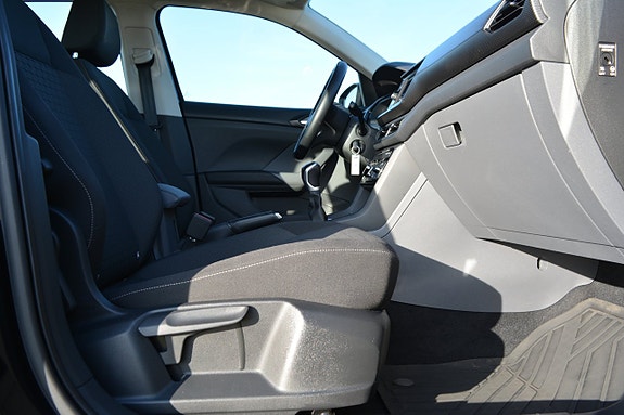 Volkswagen T-Cross 23 of 30