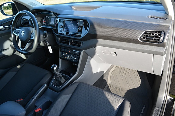 Volkswagen T-Cross 24 of 30