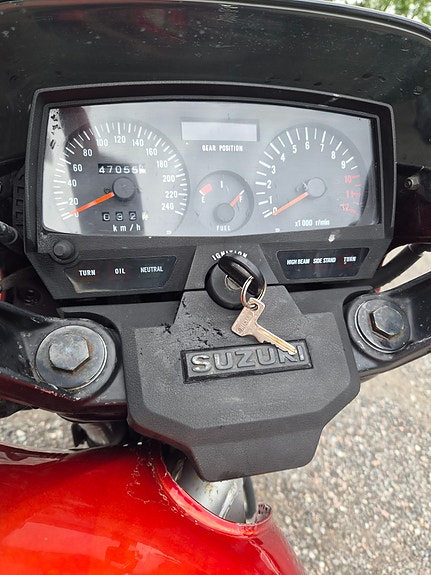 Suzuki GSX550E 3 of 3