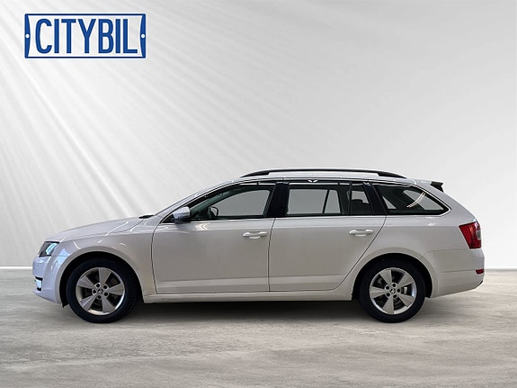 Skoda Octavia 2 of 5