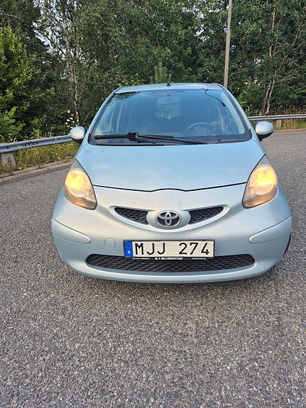 Toyota Aygo 2 of 4