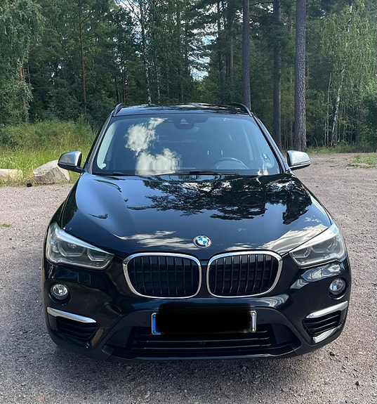 BMW X1 3 of 5