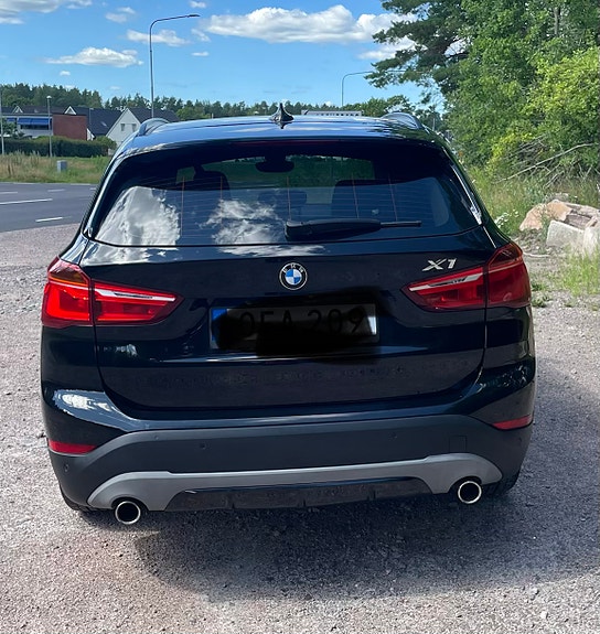 BMW X1 4 of 5