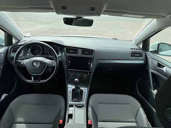 Volkswagen Golf VII 7 of 9