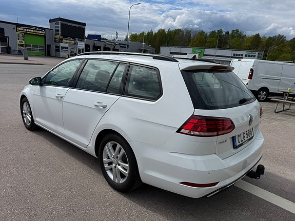Volkswagen Golf VII 4 of 9