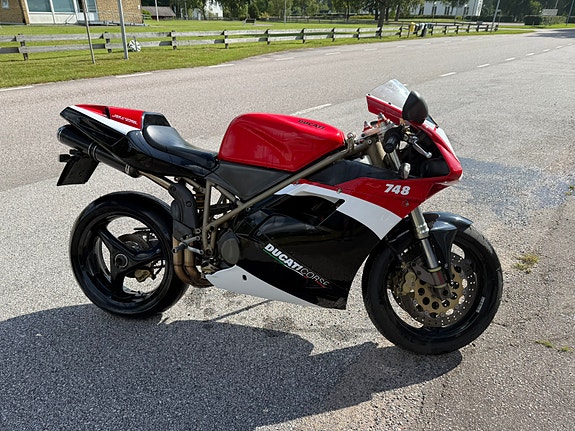 Ducati 748 5 of 9