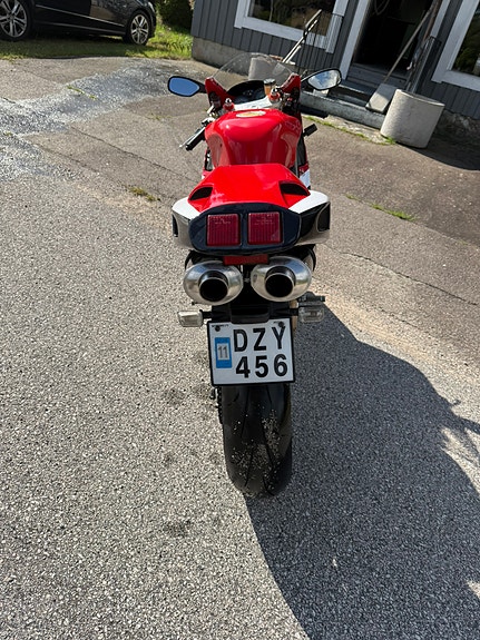 Ducati 748 4 of 9