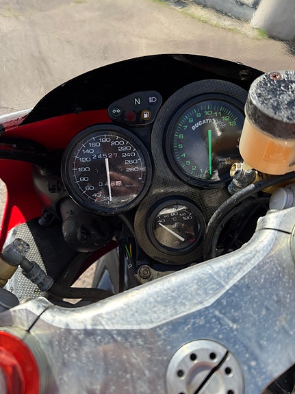 Ducati 748 3 of 9