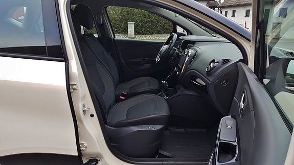 Renault Captur 4 of 5