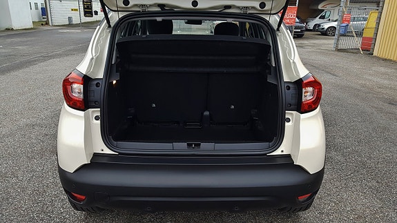 Renault Captur 10 of 21