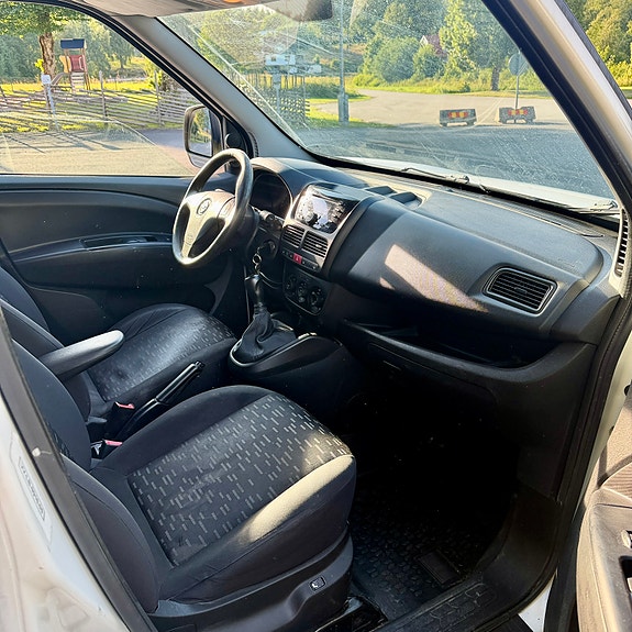 Opel Combo 7 of 9