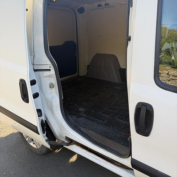 Opel Combo 6 of 9