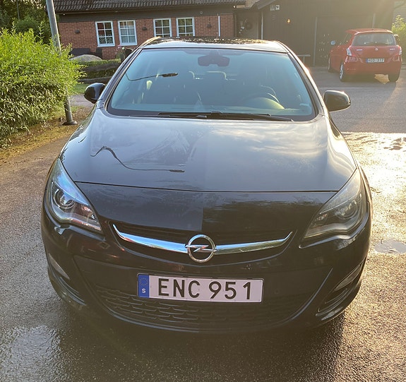 Opel Astra 2 of 5