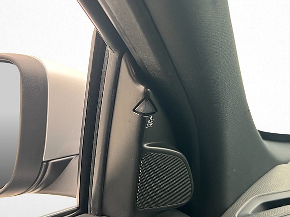 Volvo XC60 8 of 26