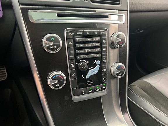 Volvo XC60 14 of 26