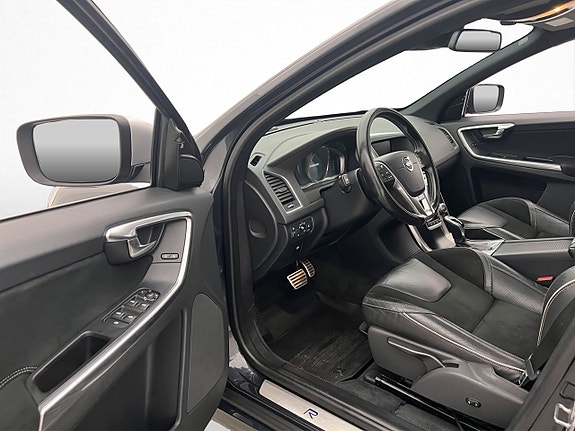 Volvo XC60 9 of 26