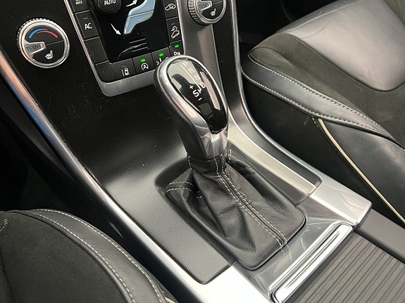 Volvo XC60 13 of 26