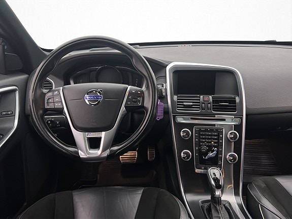 Volvo XC60 11 of 26