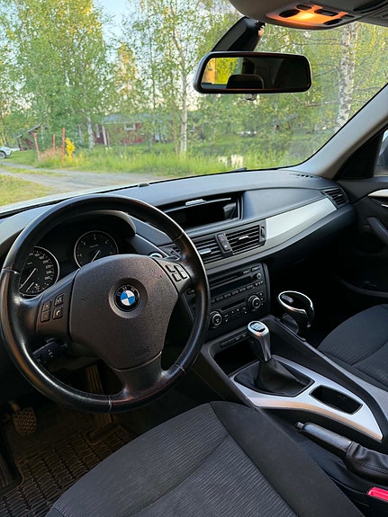 BMW X1 7 of 8