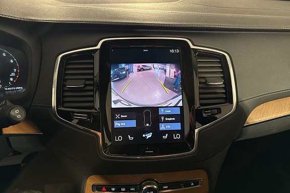 Volvo XC90 15 of 16