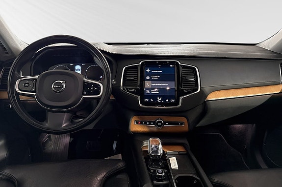 Volvo XC90 9 of 16