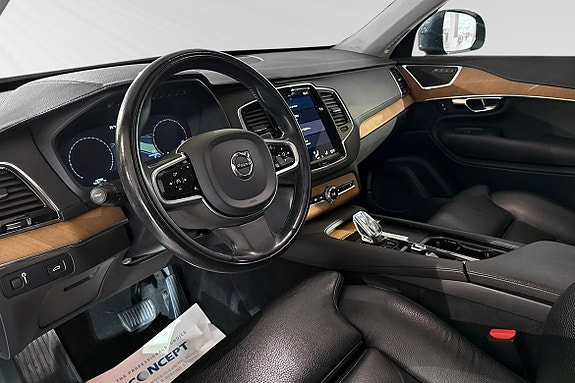 Volvo XC90 7 of 16