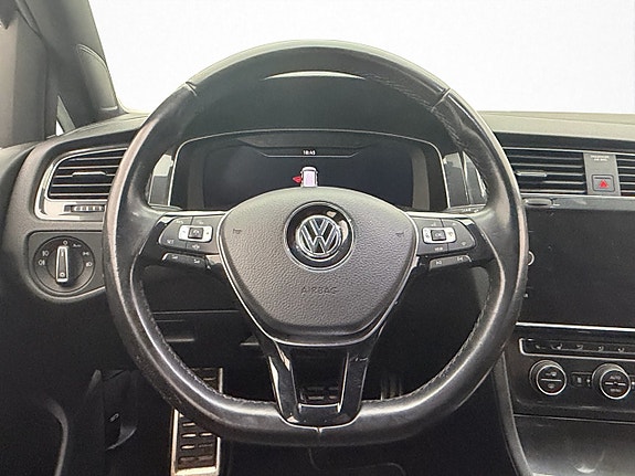 Volkswagen Golf Alltrack 14 of 30