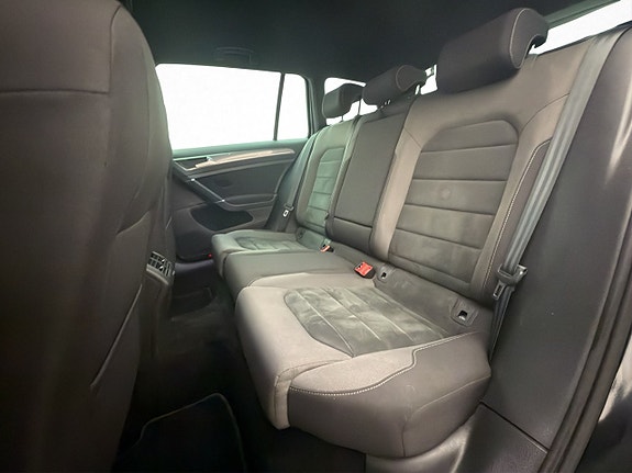 Volkswagen Golf Alltrack 18 of 30