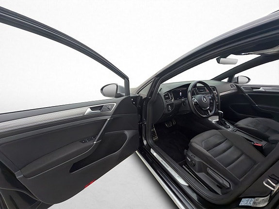 Volkswagen Golf Alltrack 11 of 30