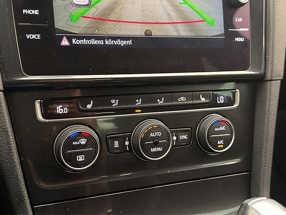 Volkswagen Golf Alltrack 24 of 30