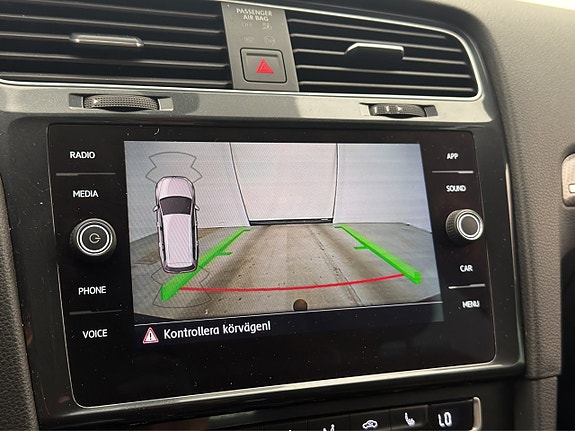 Volkswagen Golf Alltrack 23 of 30