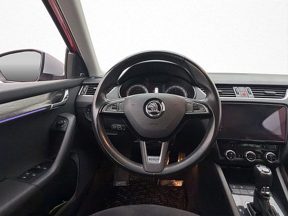 Skoda Octavia Scout 10 of 27