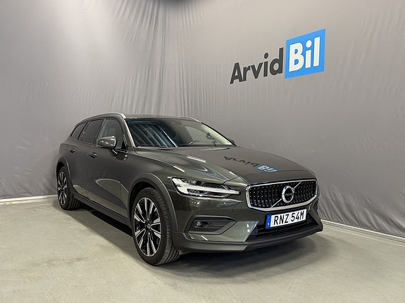 Volvo V60 Cross Country 4 of 5