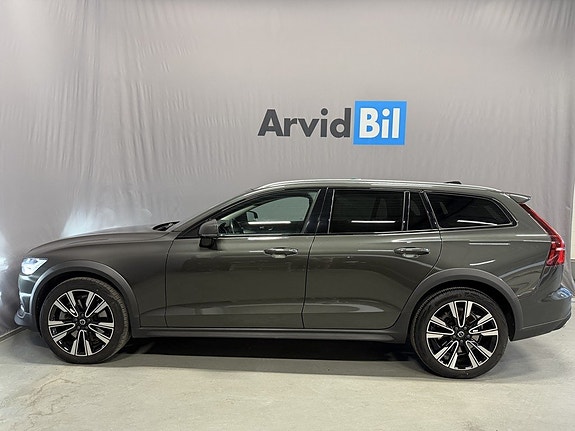 Volvo V60 Cross Country 5 of 5