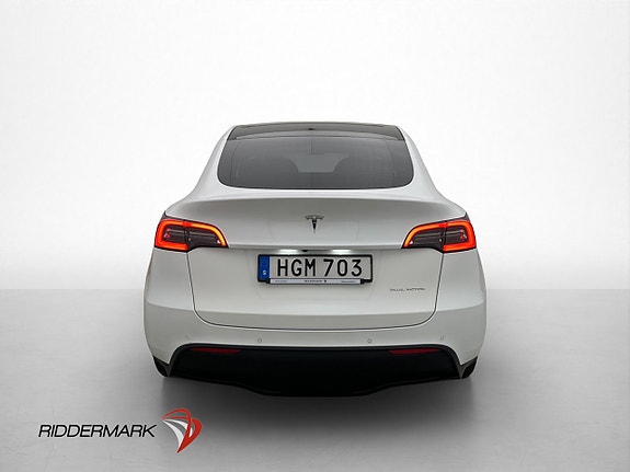 Tesla Model Y 8 of 28