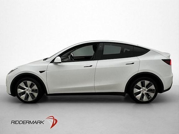 Tesla Model Y 5 of 5