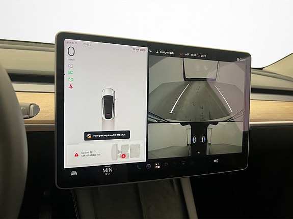 Tesla Model Y 16 of 28