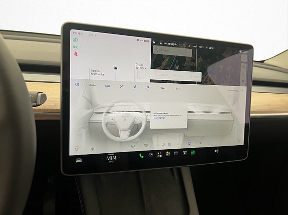 Tesla Model Y 25 of 28