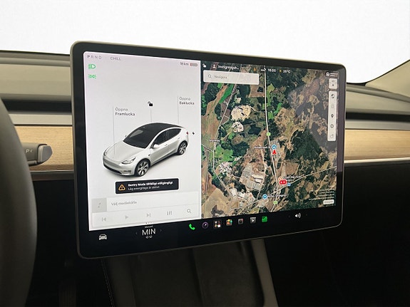 Tesla Model Y 17 of 28