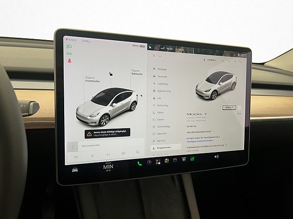 Tesla Model Y 23 of 28
