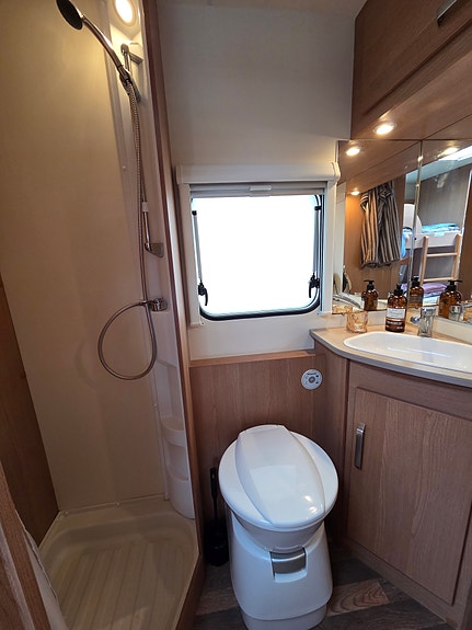 Knaus Sport - 580 QS -Barnkammare - Förtält 3m 21 of 30