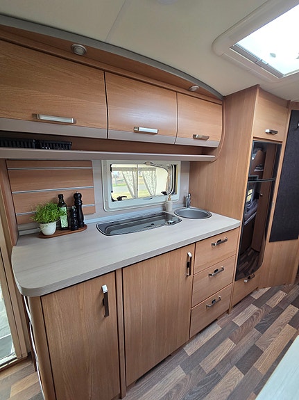 Knaus Sport - 580 QS -Barnkammare - Förtält 3m 23 of 30