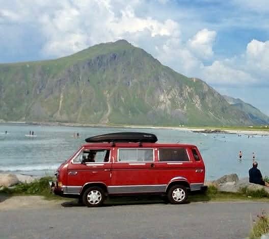 Volkswagen Caravelle 3 of 5