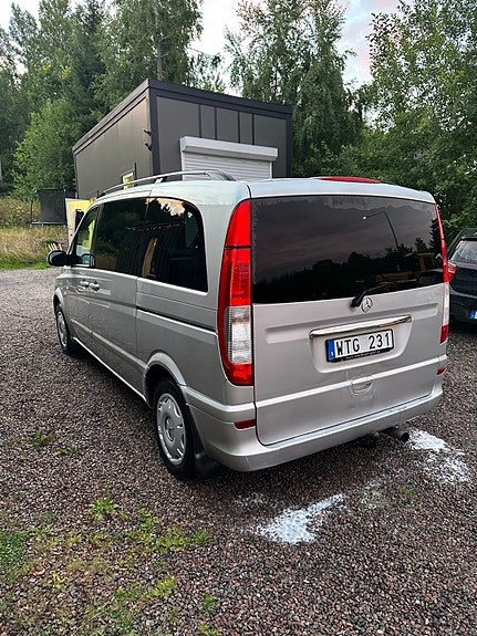Mercedes-Benz Viano 3 of 5